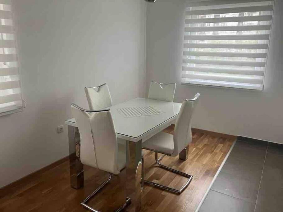 Apartman Vrbas 1 + Podzemna Garaza Banja Luka Exterior foto